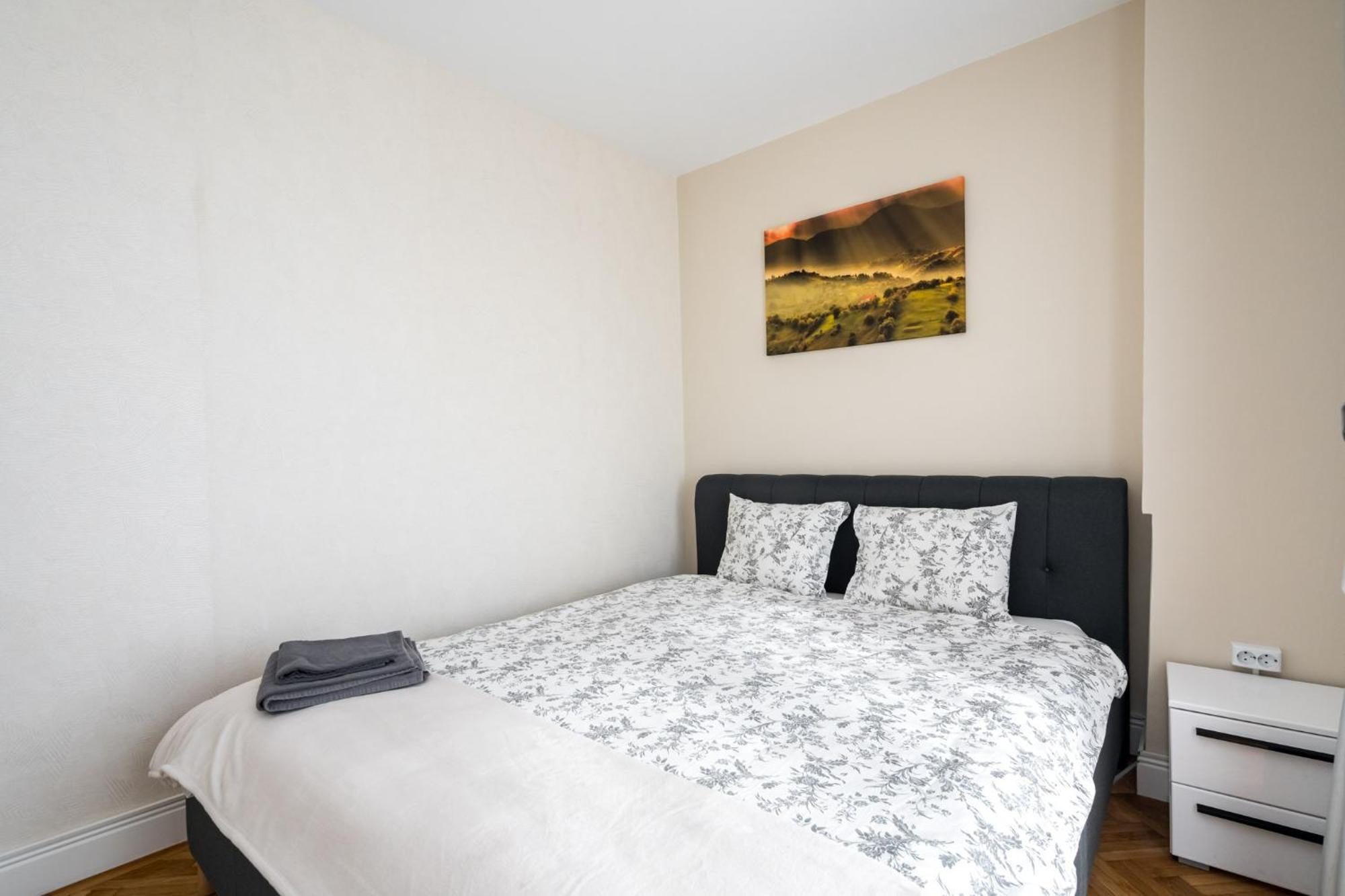 City View Apartment With Private Balcony Bucureşti Exterior foto
