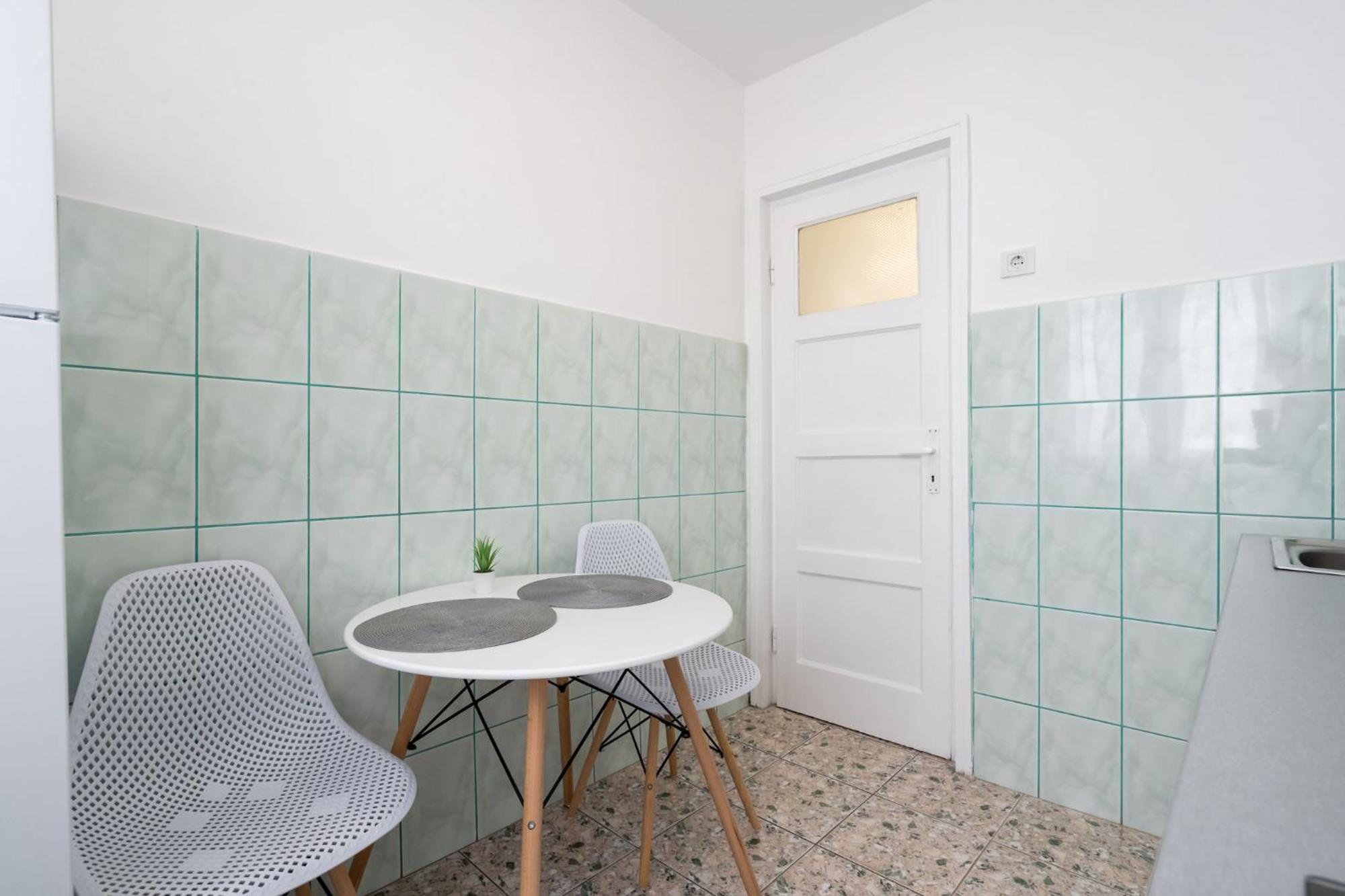 City View Apartment With Private Balcony Bucureşti Exterior foto