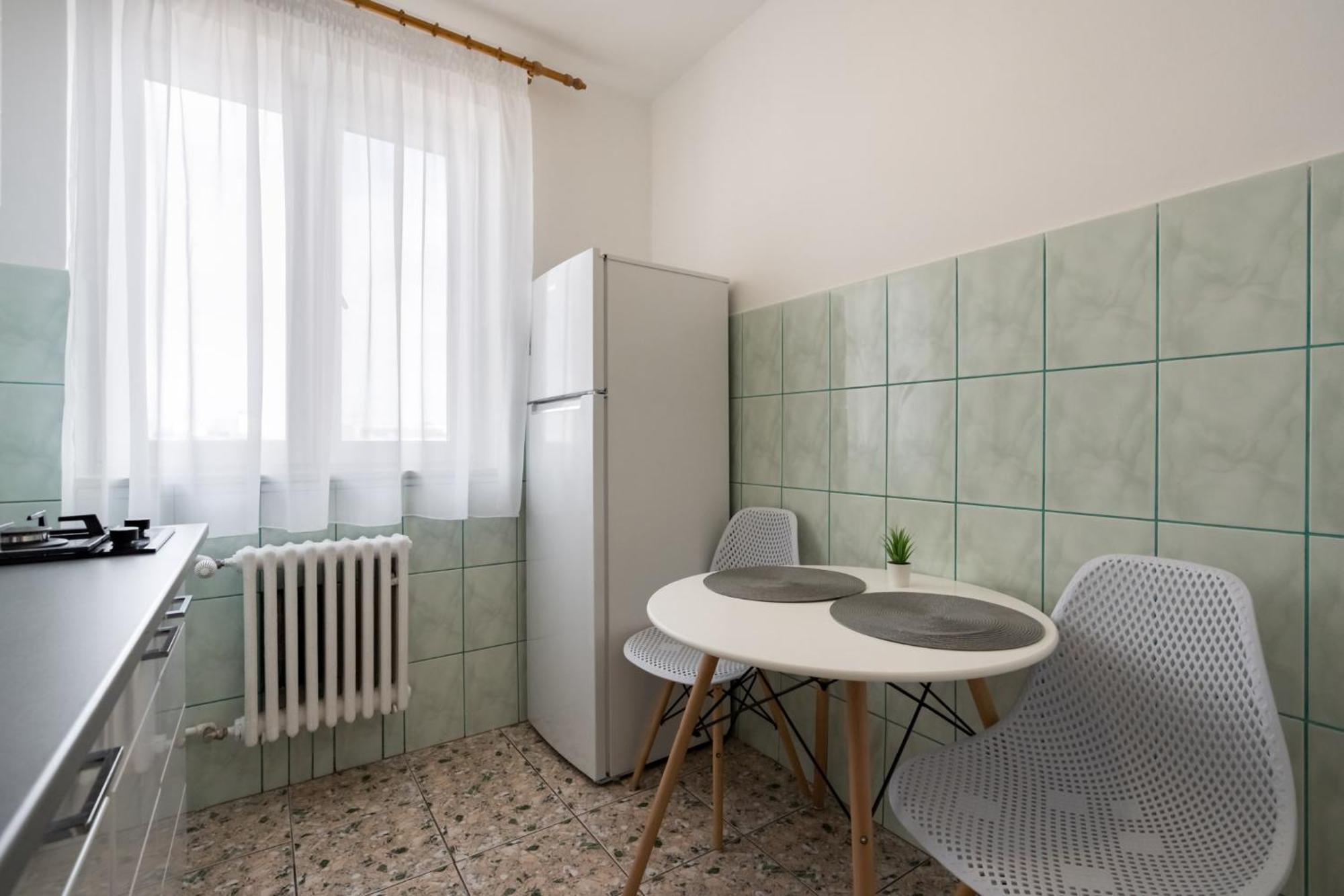 City View Apartment With Private Balcony Bucureşti Exterior foto